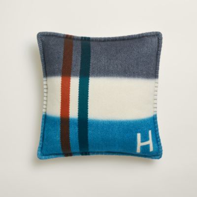 超人気HERMES Hロゴ入りチェック柄ブランケット HERMES(エルメス